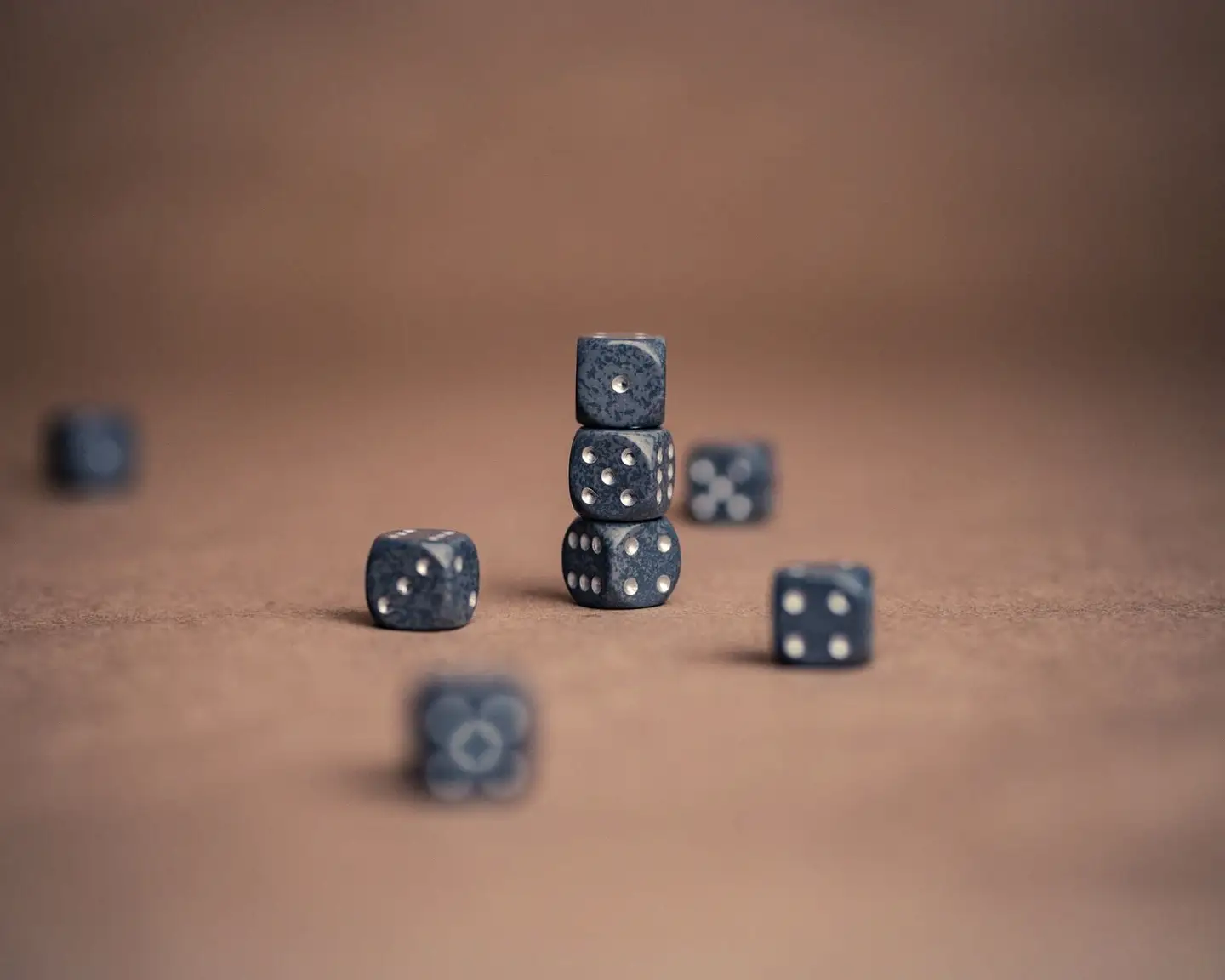Custom-coloured dice set